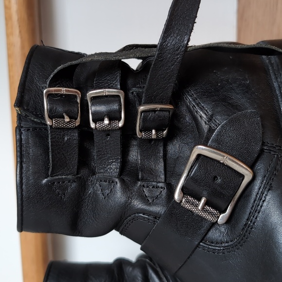 Frye Veronica Belted Short Boots, Black, US 6 - Picture 2 of 8